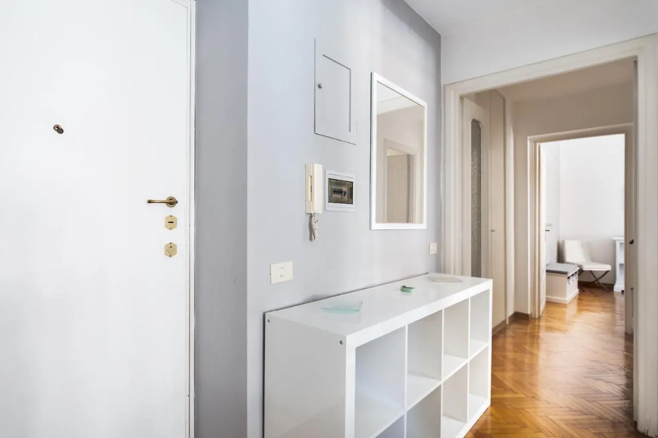Sunny Flat Near Villa Borghese Róma